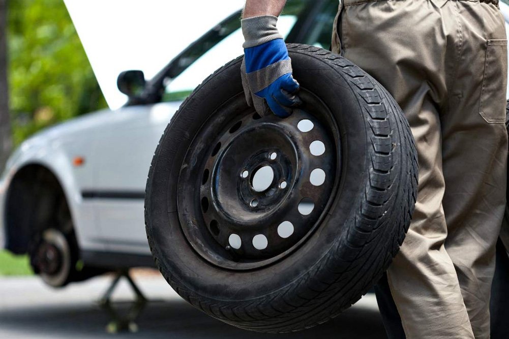 5 Things to Consider Before Making a Tyre Replacement - Carcility Car Repair Service in Dubai